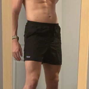Patagonia Baggies linerless men’s black shorts small
